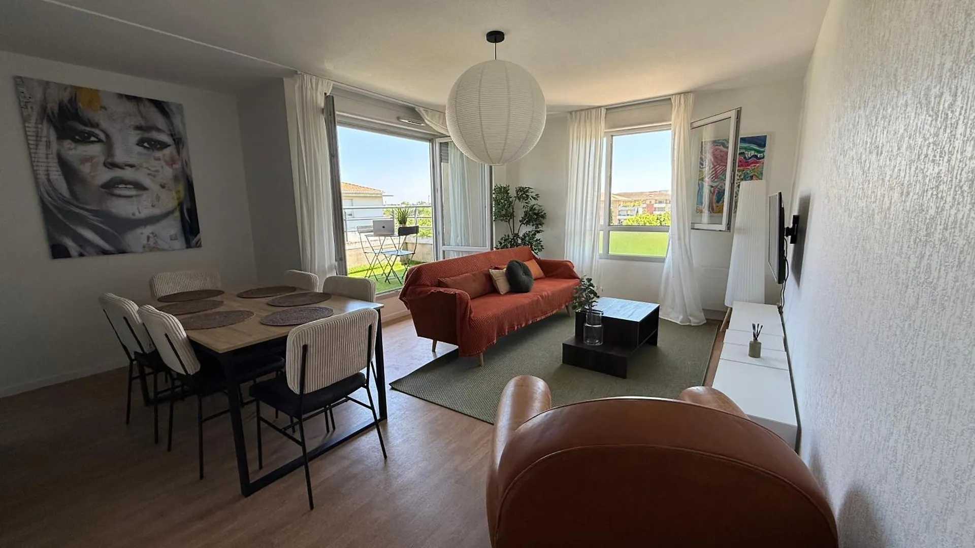Grand T4 Lumineux Avec Balcon Traversant - 3 Chambres, Vue Degagee - Parking Privee - Metro 5 Min - Proche Centre Ville location